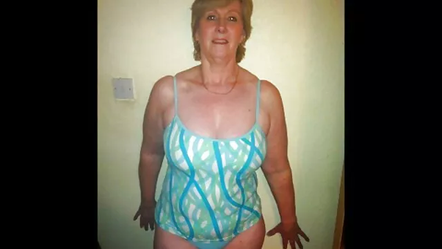 Linda estudiante con peliculas online porn pubis peludo monta una polla