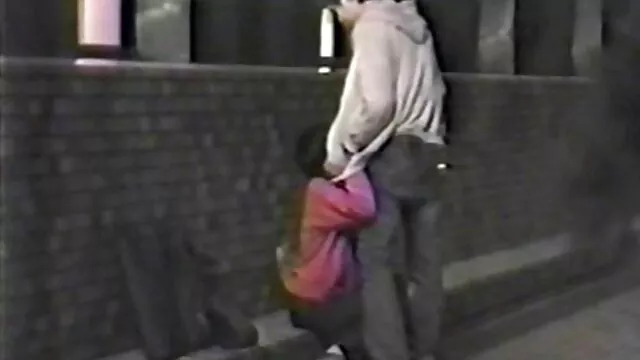 El chico negro nunca mirará la pizarra, su atención se centra en xvideos español hd las piernas largas y sexys y las enormes tetas de la profesora sexy