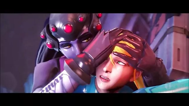 Chica sexy xxx completo enmarcó su culo debajo de una máquina sexual