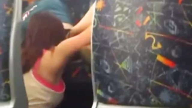 La hermosa morena videos porno en audio español Brooklyn Chase folla con los ojos vendados con un chico