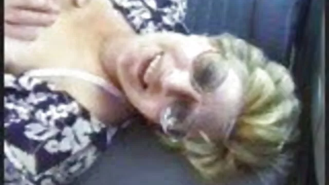 Se folla a la maduras tetonas españolas novia con una cámara oculta