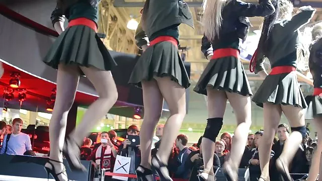 Brutal gilipollas gay se rubias 19 español folla a su esclavo de látex