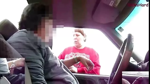 Nena tetona porno gratis en español latino se folla el coño