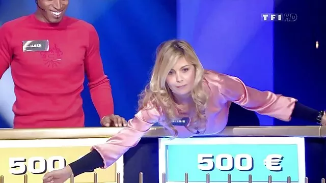 Favorite le ofreció a maduras lesbianas españolas una linda novia para follar por el culo y ella estuvo de acuerdo