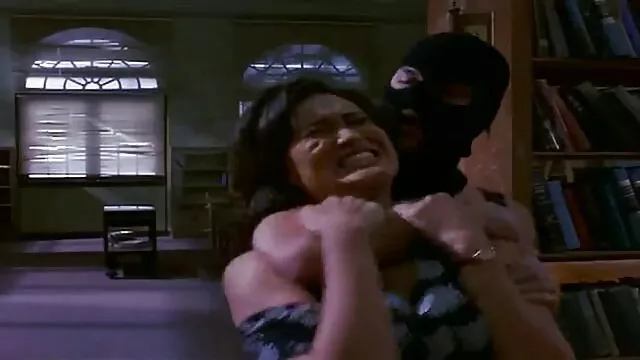 La porno stars españolas flaca Stephanie es follada por el culo