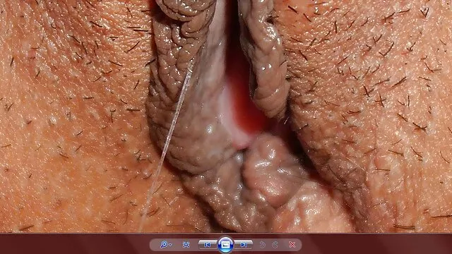 Puta rubia recibe semen caliente en la maduras españolas calientes boca