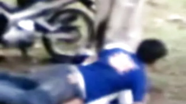 Salta sobre la polla de un peliculas porno retro en español amigo