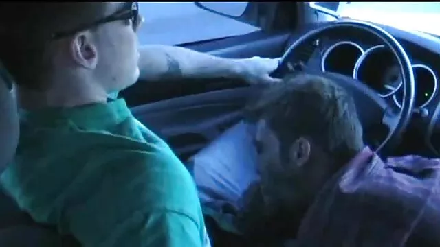 La morena recibe un SMS y se masturba un excitado coño pono gratis español cerca de la ventana