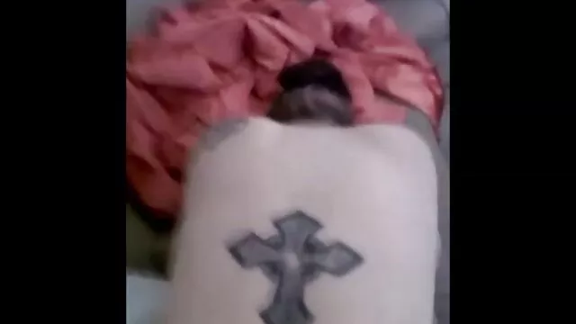 La porno subtitulado en español morena Bonnie Rotten folla en anal con un viejo