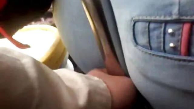 ¡El chico llegó a casa y su xxx de español hermosa novia rápidamente cayó de rodillas y comenzó a chupar su polla tan deliciosa! ¡Así es como una chica debería extrañar a su hombre!