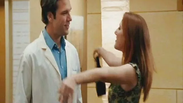 Pelirroja sin tetas y con un gran clítoris folla en videos de sexo gratis en español el casting